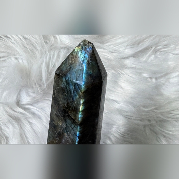Labradorite Flash Crystal Tower (chipped tip) - Picture 11 of 16